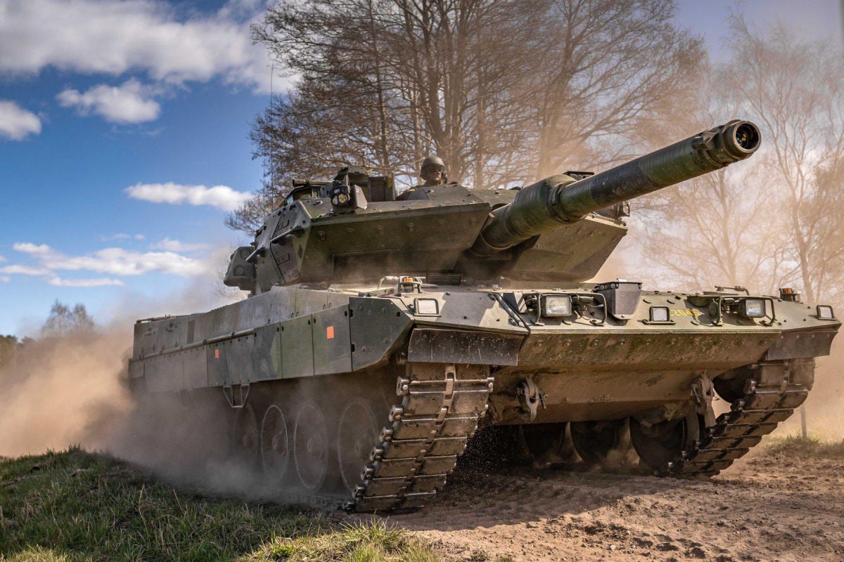 Strv 122 в сравнении с конкурентами